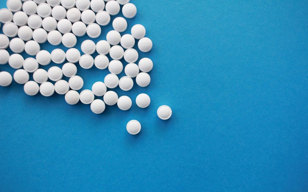 Aspirin May Reduce Cancer Risk in Middle-Aged; Benefit in Older People Unknown